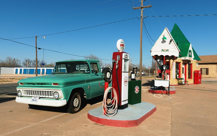 How Old Do You Have To Be To Work At A Gas Station